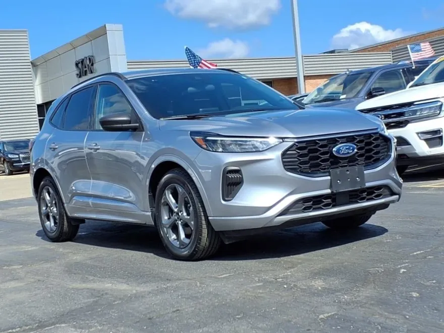 2024 Ford Escape ST-Line photo 1