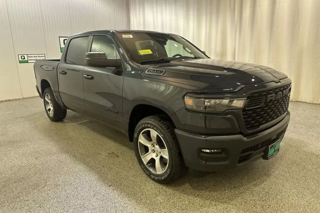 2025 Ram 1500 Tradesman photo 1