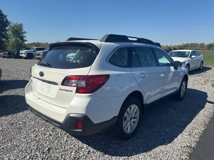 2018 Subaru Outback 2.5i photo 1
