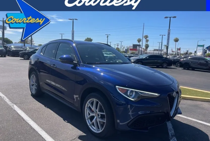 2018 Alfa Romeo Stelvio Base photo 1