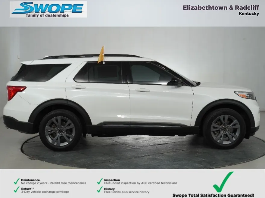 2023 Ford Explorer XLT photo 1