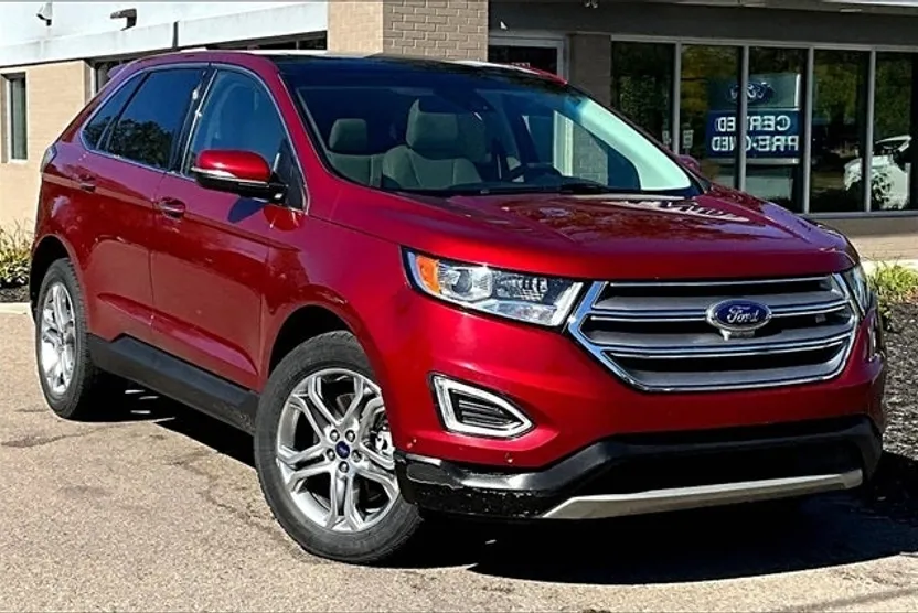 2016 Ford Edge Titanium photo 1