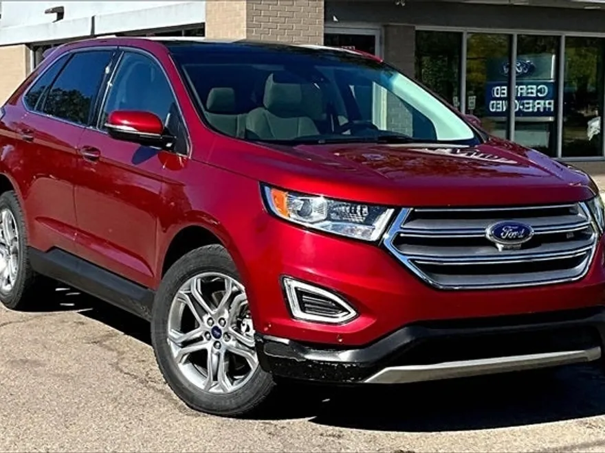 2016 Ford Edge Titanium photo 1