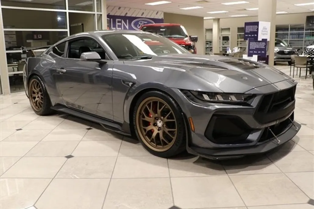 2025 Ford Mustang GT Premium photo 1