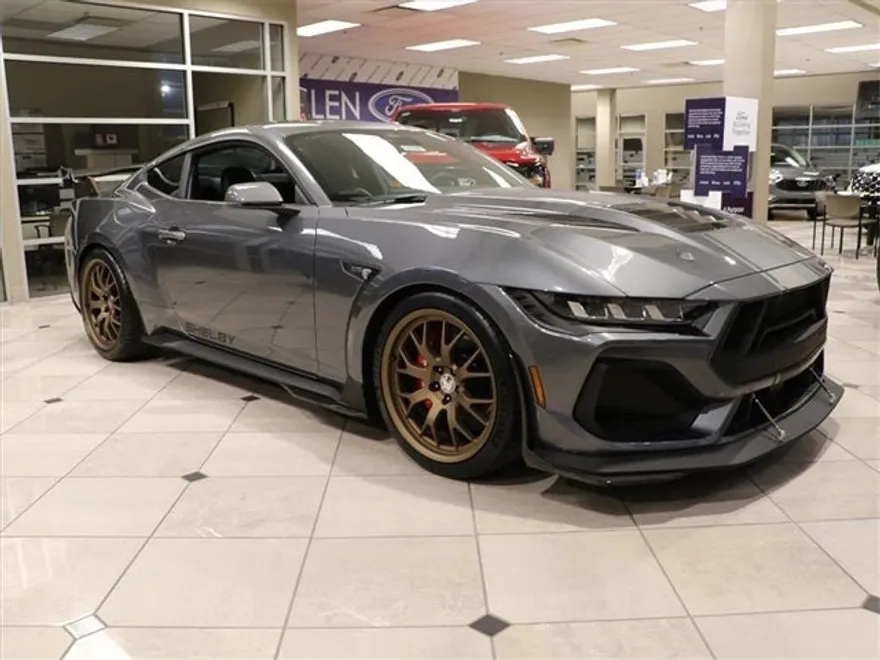 2025 Ford Mustang GT Premium photo 1