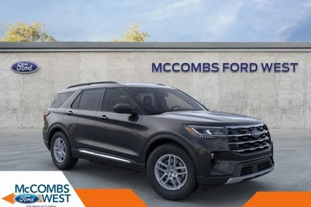 2025 Ford Explorer photo 1