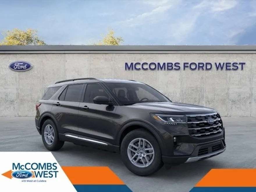 2025 Ford Explorer photo 1