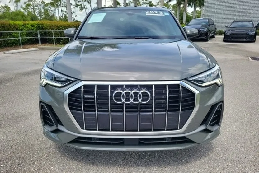2023 Audi Q3 45 TFSI S line Premium photo 1