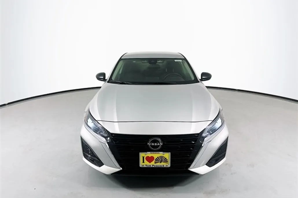 2025 Nissan Altima SV photo 1