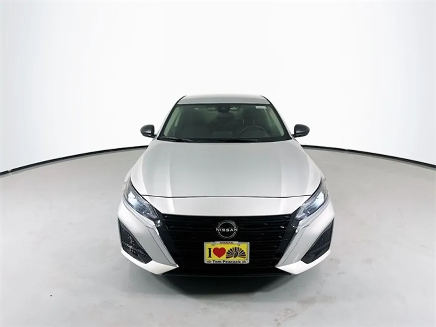 2025 Nissan Altima SV photo 1
