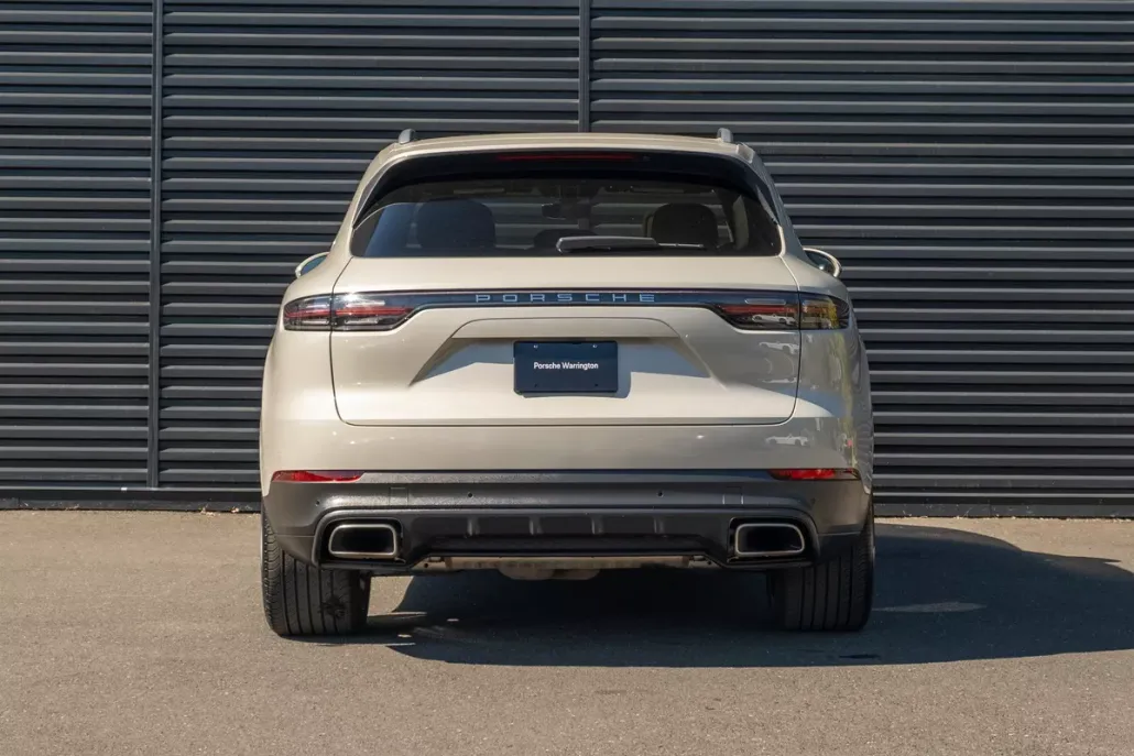2023 Porsche Cayenne Base photo 1