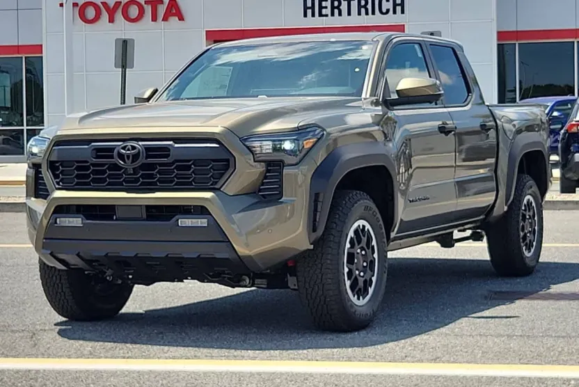 2025 Toyota Tacoma TRD Double Cab photo 1