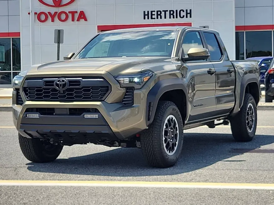 2025 Toyota Tacoma TRD Double Cab photo 1