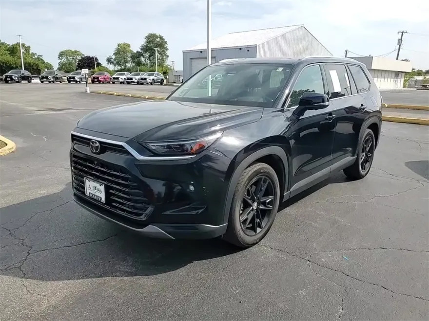 2024 Toyota Grand Highlander Platinum photo 1