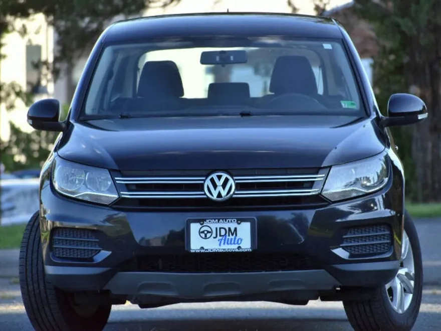 2014 Volkswagen Tiguan S photo 1