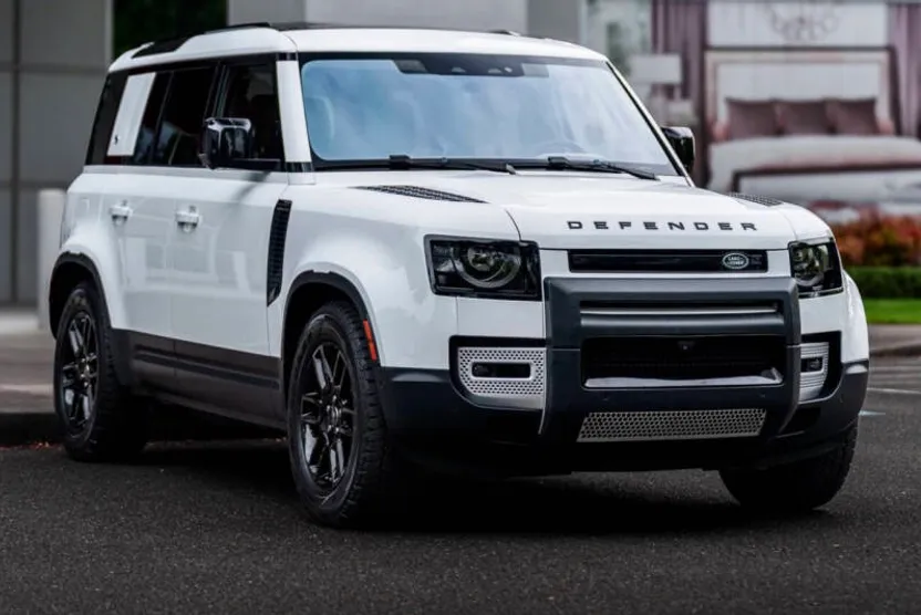 2020 Land Rover Defender 110 HSE photo 1