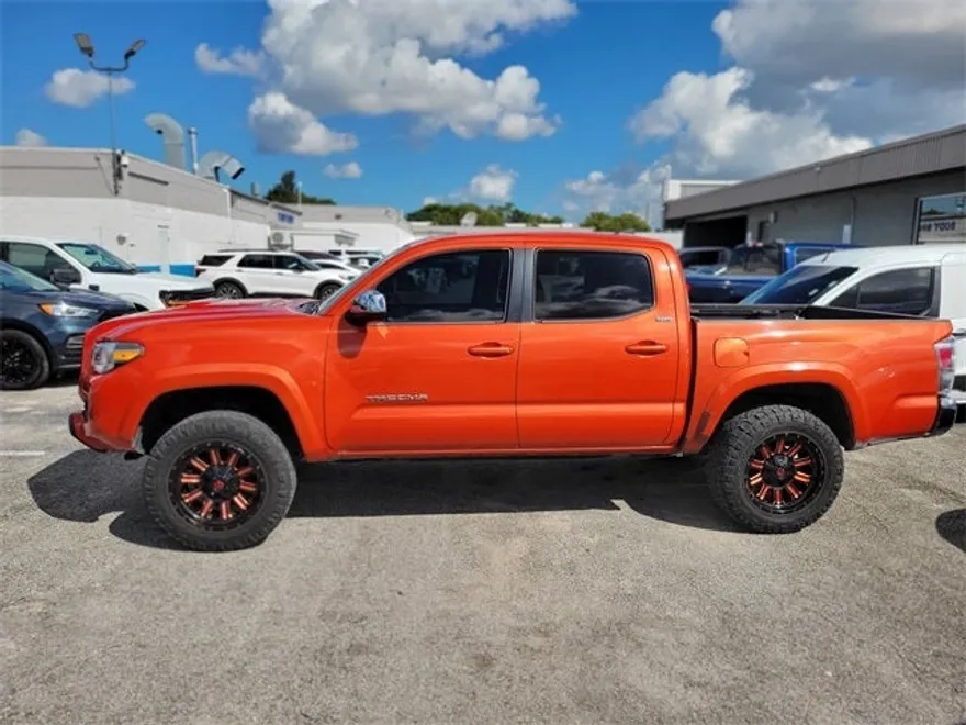 2018 Toyota Tacoma SR5 V6 photo 1