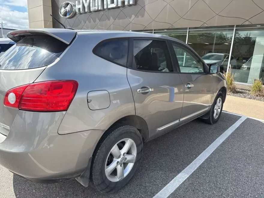 2013 Nissan Rogue S photo 1