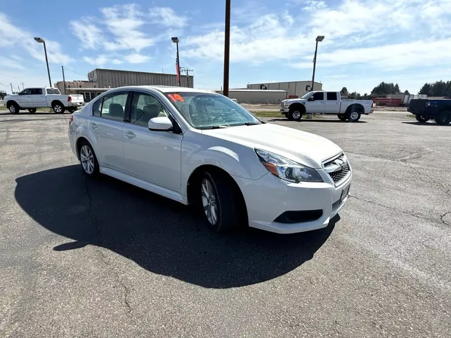 2014 Subaru Legacy 2.5i Premium photo 1