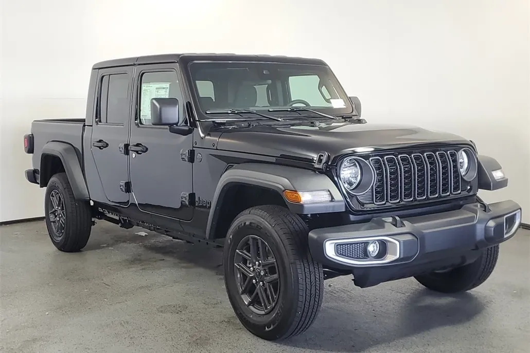 2025 Jeep Gladiator Sport S photo 1