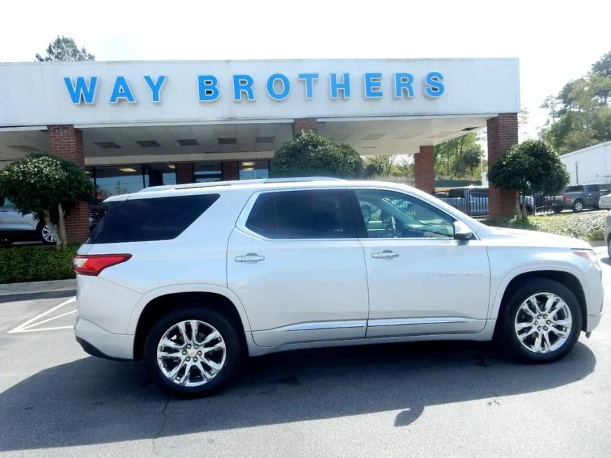 2018 Chevrolet Traverse High Country photo 1