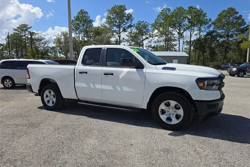 2024 Ram 1500 Tradesman photo 1