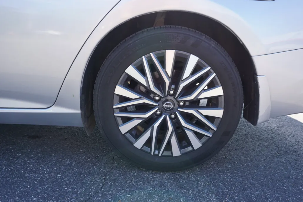 2024 Nissan Altima 2.5 SV photo 1