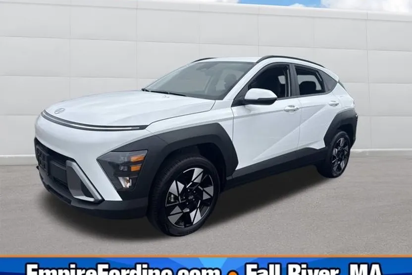 2025 Hyundai Kona SEL photo 1
