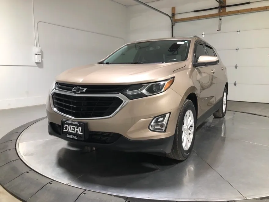 2018 Chevrolet Equinox LT photo 1
