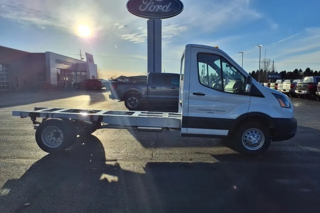 2024 Ford Transit photo 1