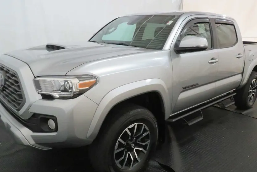 2023 Toyota Tacoma TRD Sport V6 photo 1