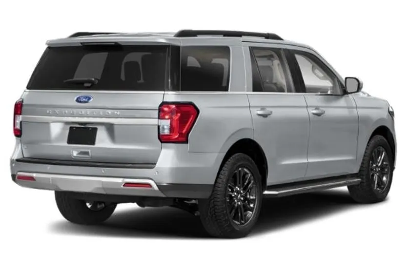 2022 Ford Expedition XLT photo 1