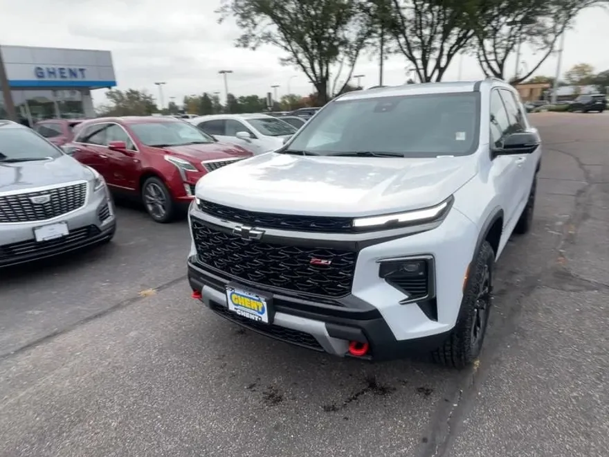 2026 Chevrolet Traverse Z71 photo 1
