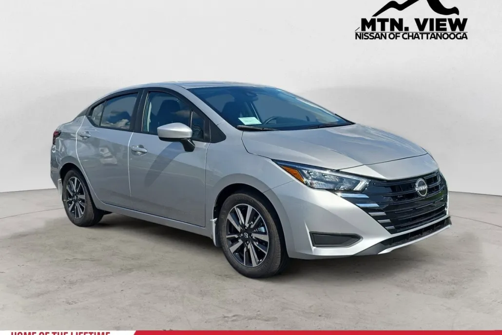 2025 Nissan Versa SV photo 1