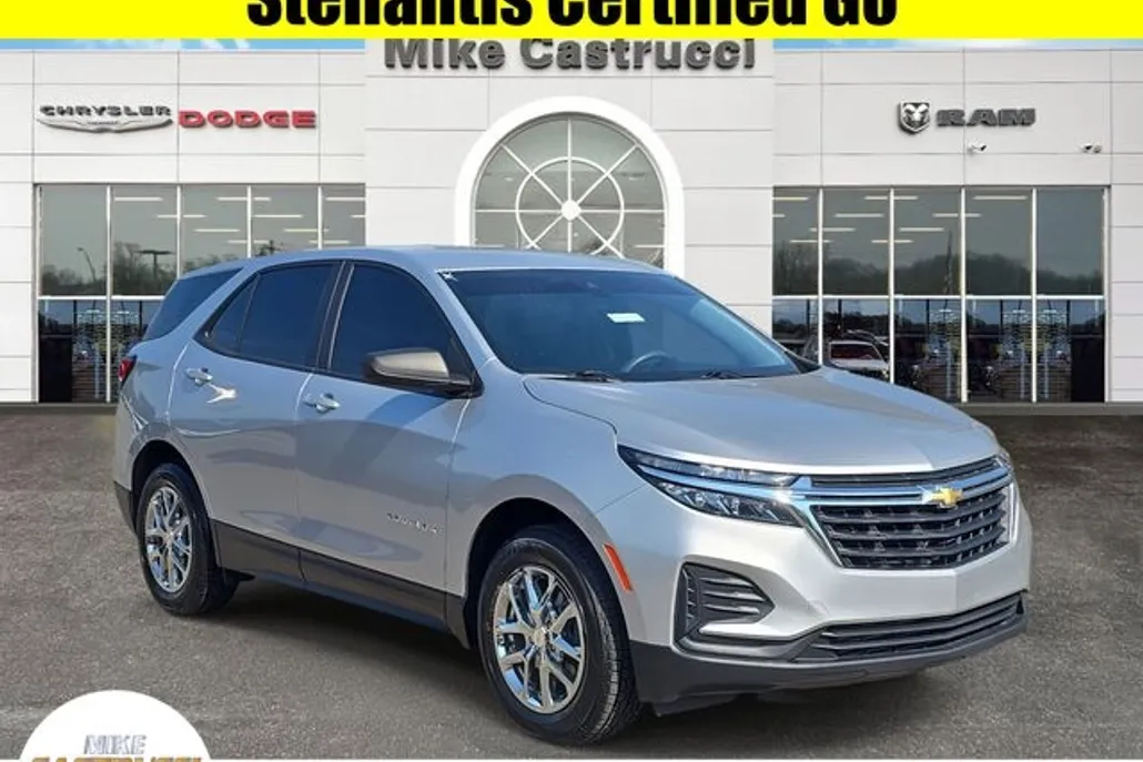 2022 Chevrolet Equinox LS photo 1