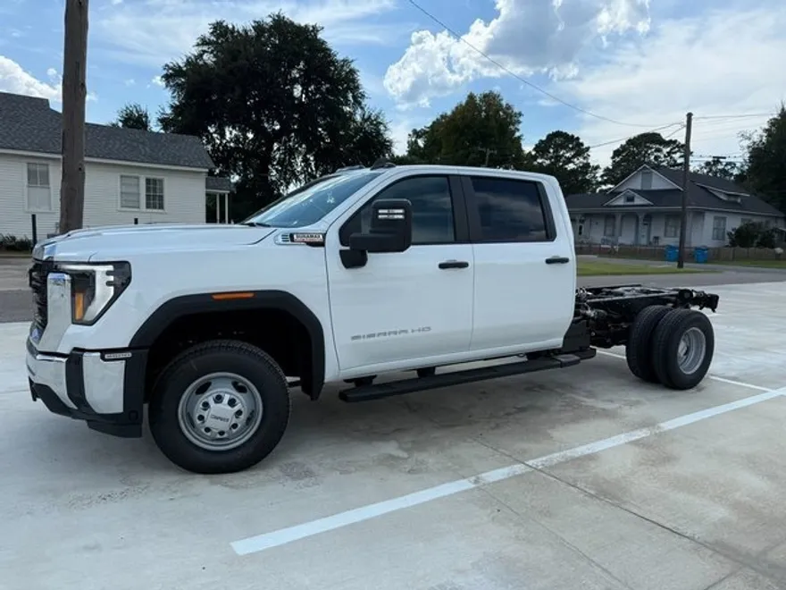 2026 Gmc Sierra 3500 HD Pro photo 1