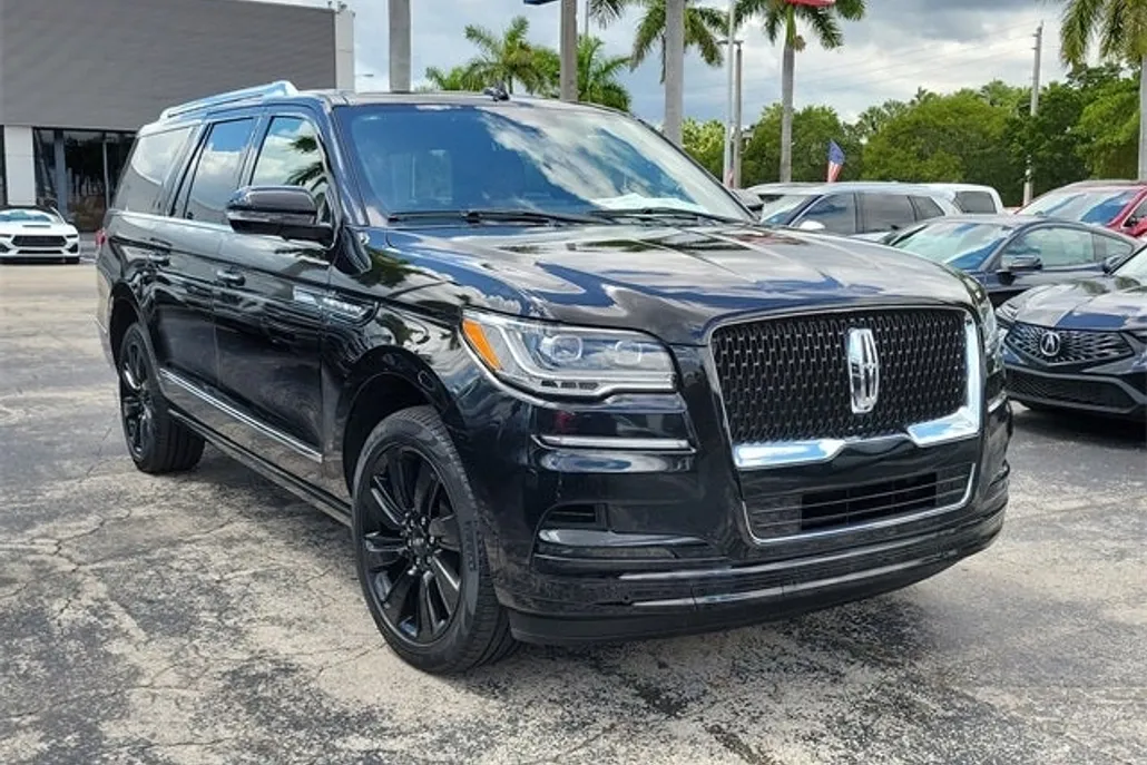2024 Lincoln Navigator L Reserve photo 1