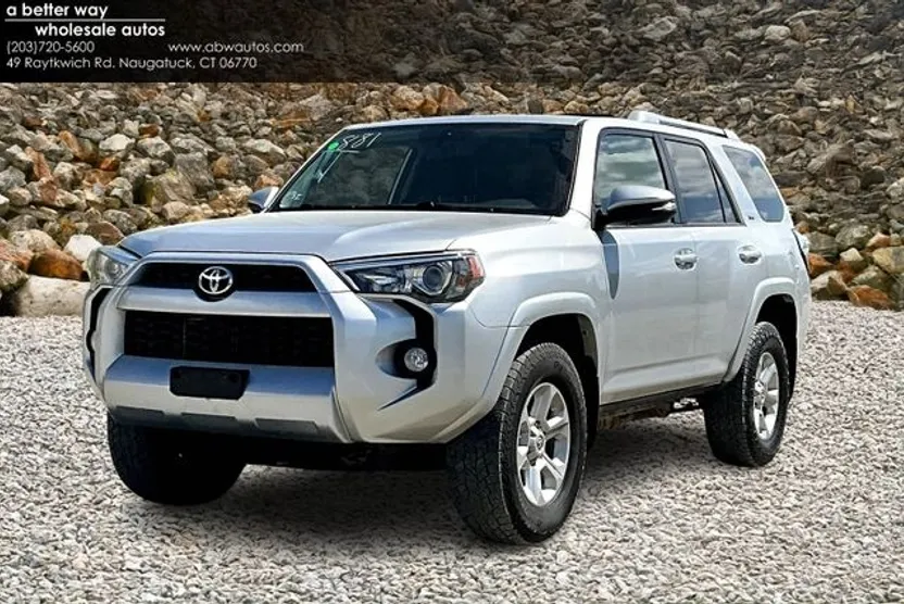 2018 Toyota 4Runner SR5 photo 1