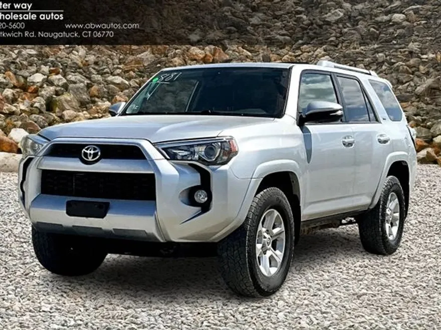 2018 Toyota 4Runner SR5 photo 1