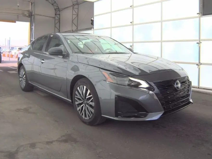 2025 Nissan Altima SV photo 1