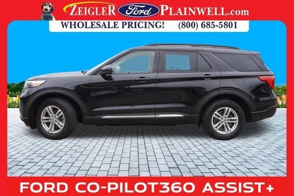 2022 Ford Explorer XLT photo 1