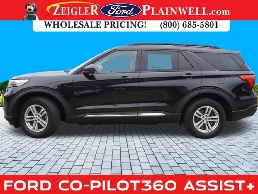2022 Ford Explorer XLT photo 1