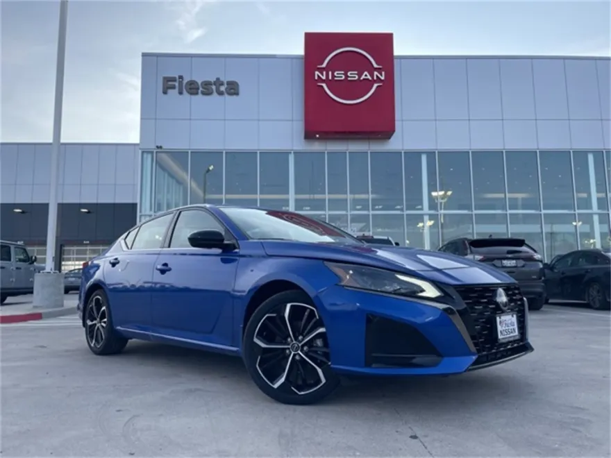 2025 Nissan Altima 2.5 SR photo 1