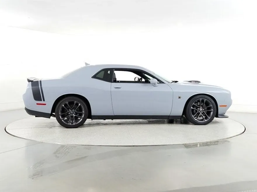 2022 Dodge Challenger R/T Scat Pack photo 6