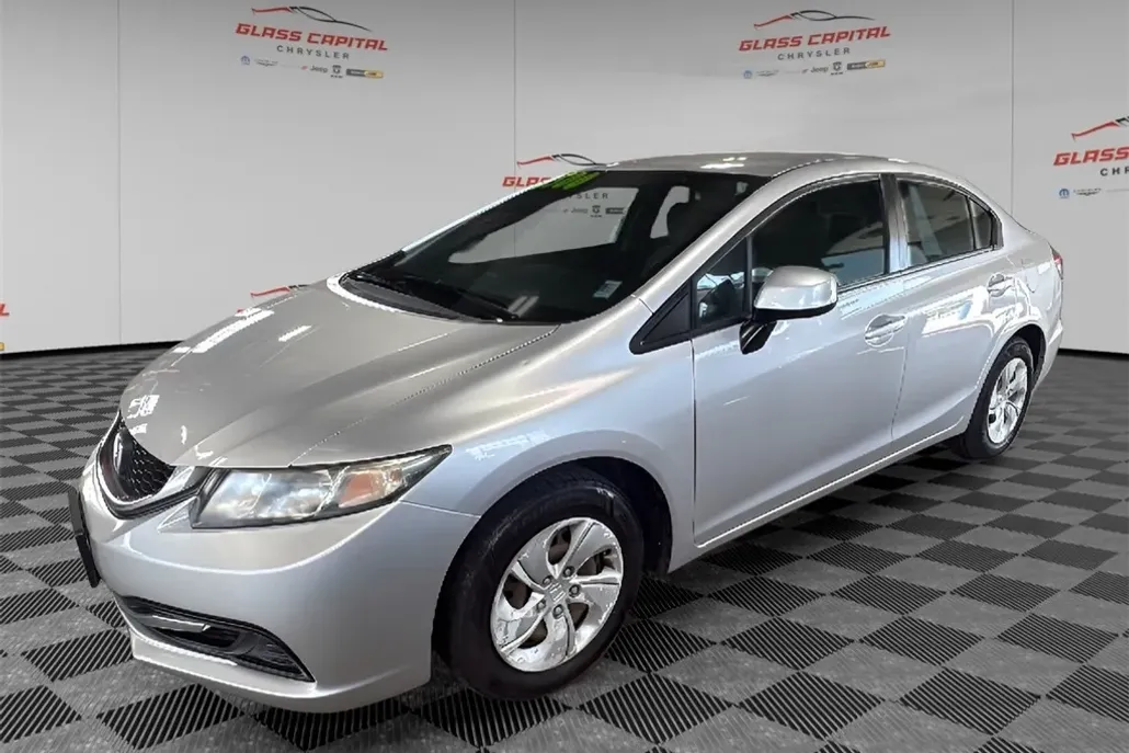 2013 Honda Civic LX photo 1