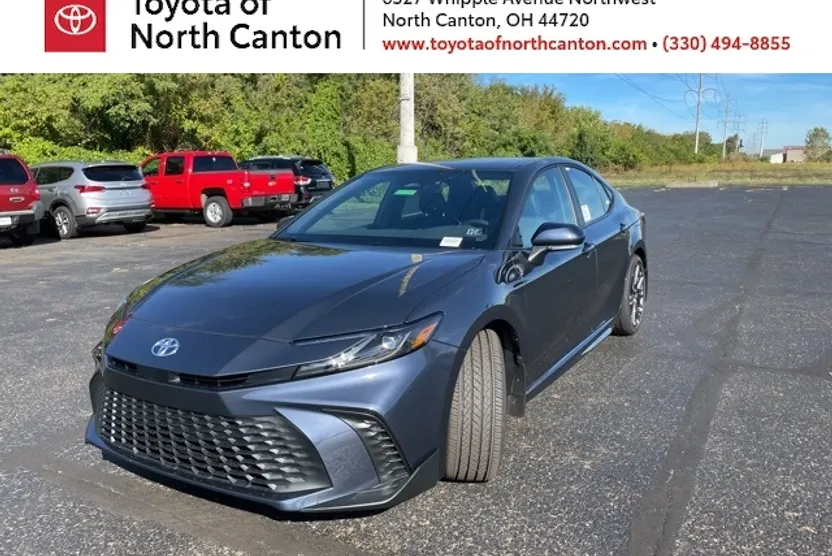 2026 Toyota Camry SE photo 1