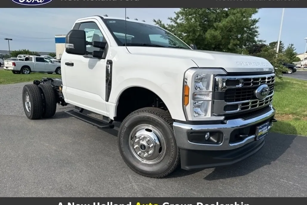 2024 Ford F-350 XL photo 1