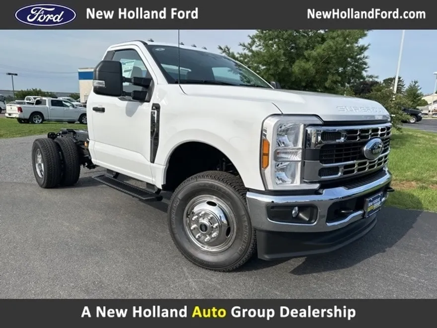 2024 Ford F-350 XL photo 1