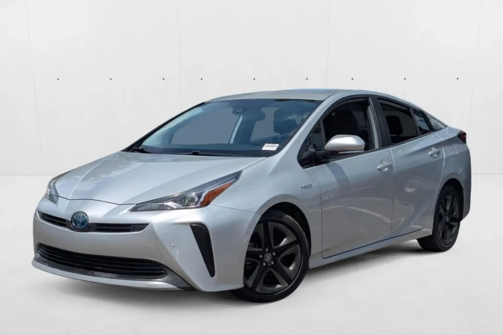 2020 Toyota Prius XLE photo 1