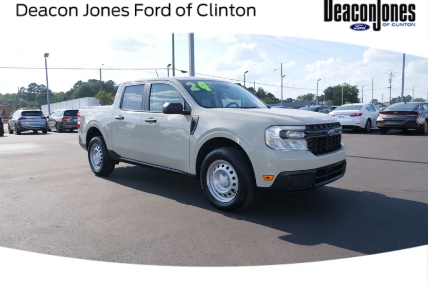 2024 Ford Maverick XLT photo 1